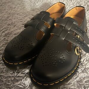 Smooth Leather Dr. Martens Mary Jane Shoes 💕 || (NWOT)